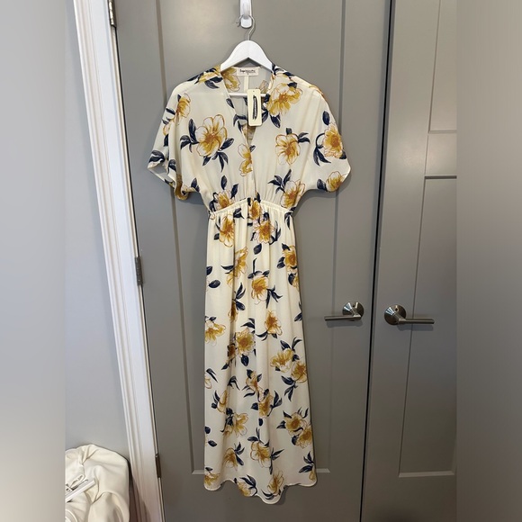 Impressions Dress - Picture 2 of 3